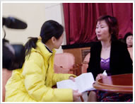 组委会秘书长接受上海电视台采访
